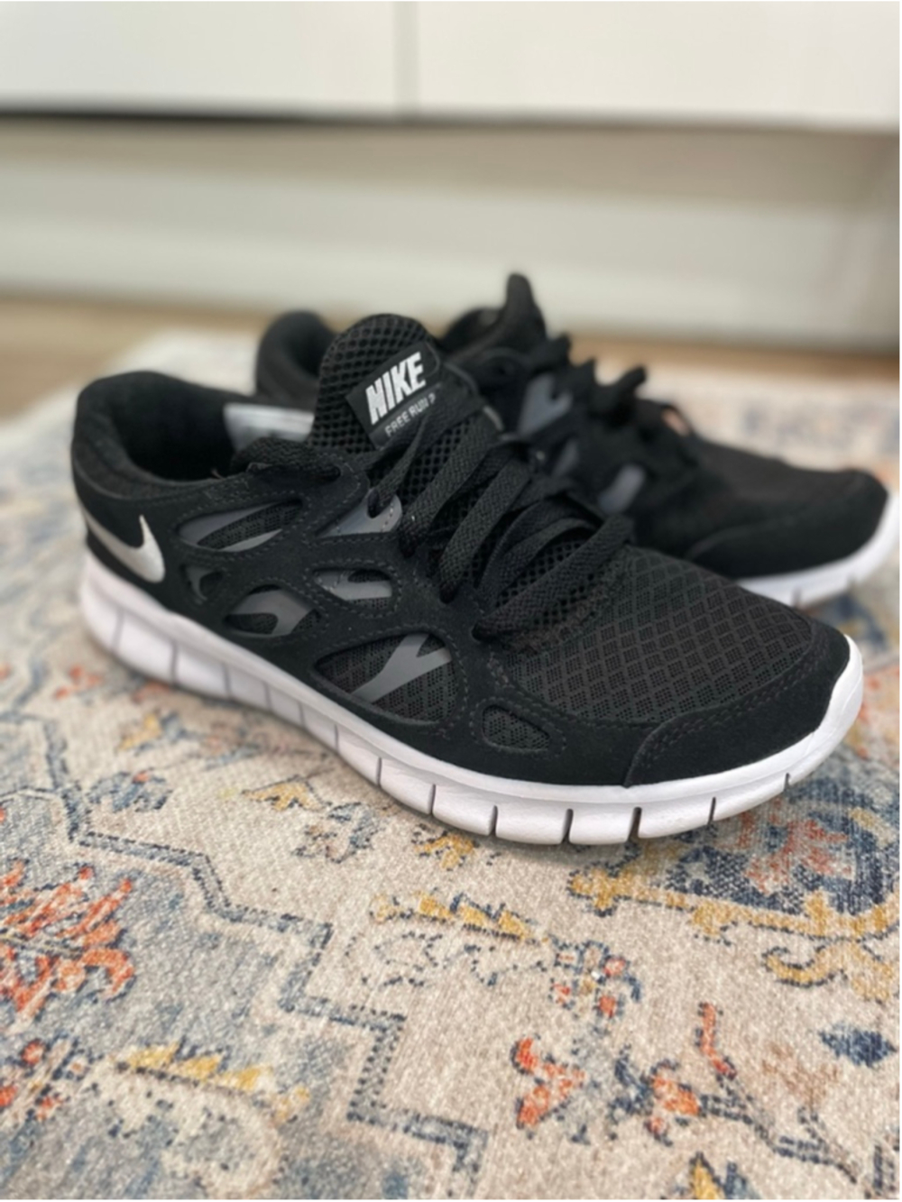 Nike Free Run 2 Black White Athletic Shoes Women Size 6.5 Running Athletic
